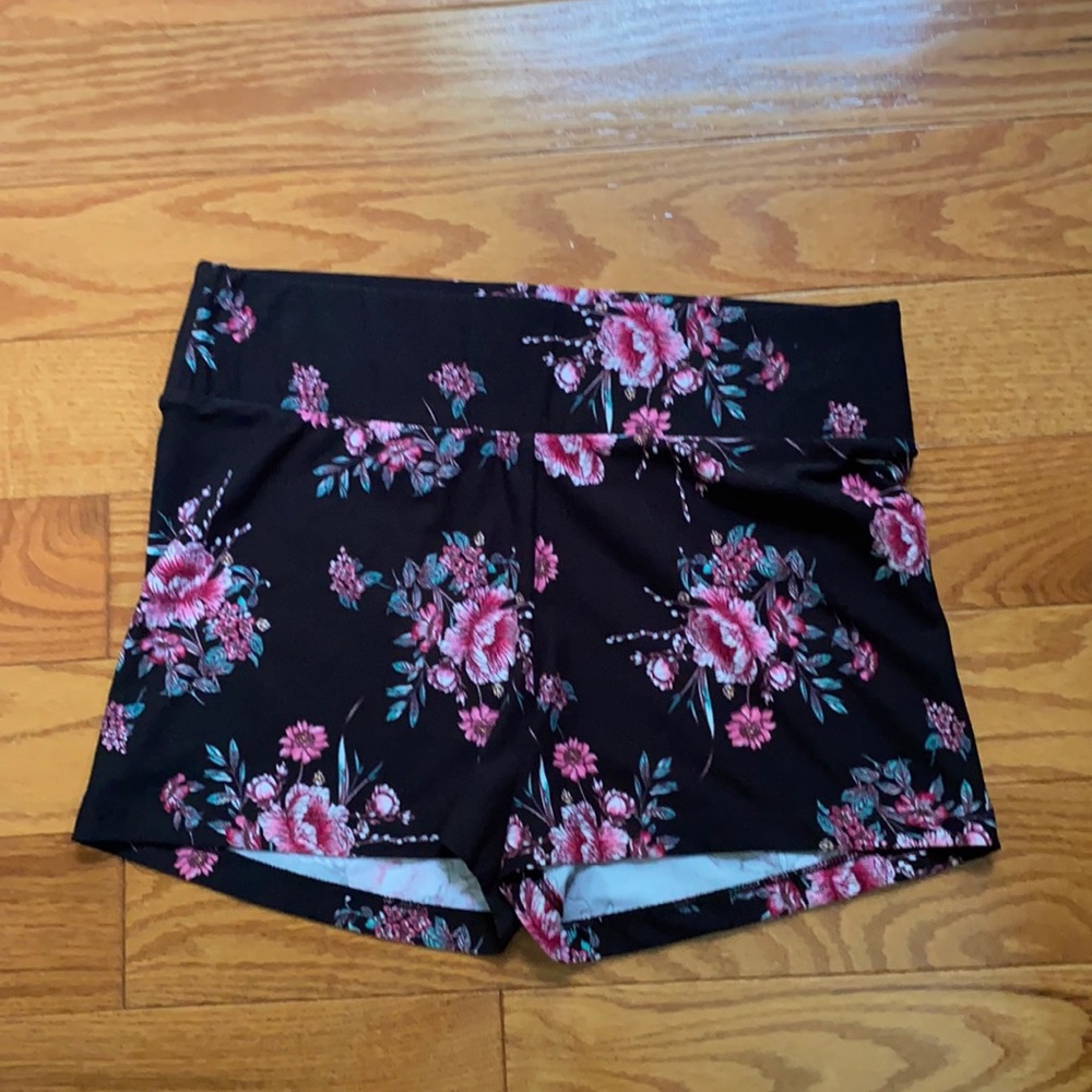 floral shorts